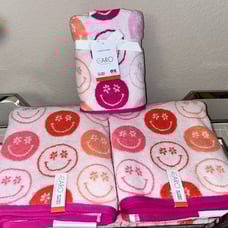4-NWT CARO HOME HAPPY FACE TOWELS SET