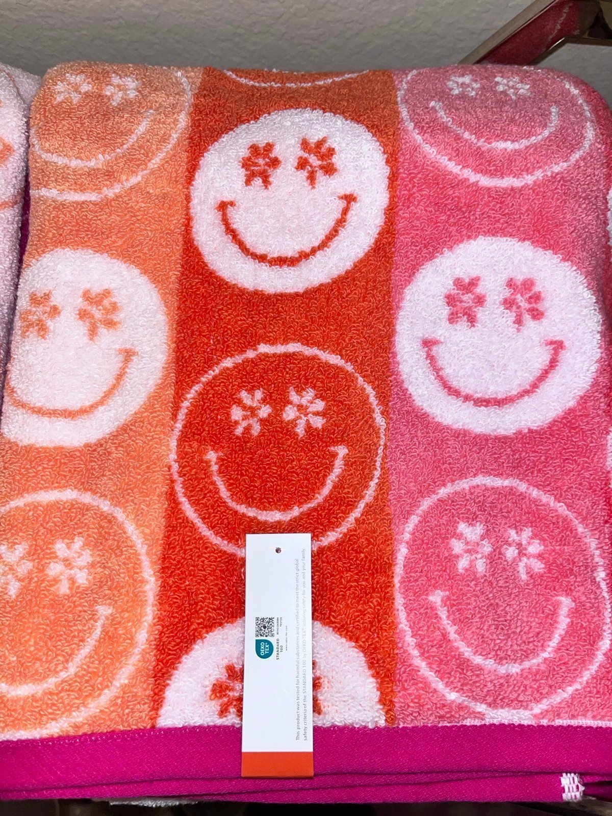 よんこたつMart❤️ページです 4-NWT CARO HOME HAPPY FACE TOWELS SET