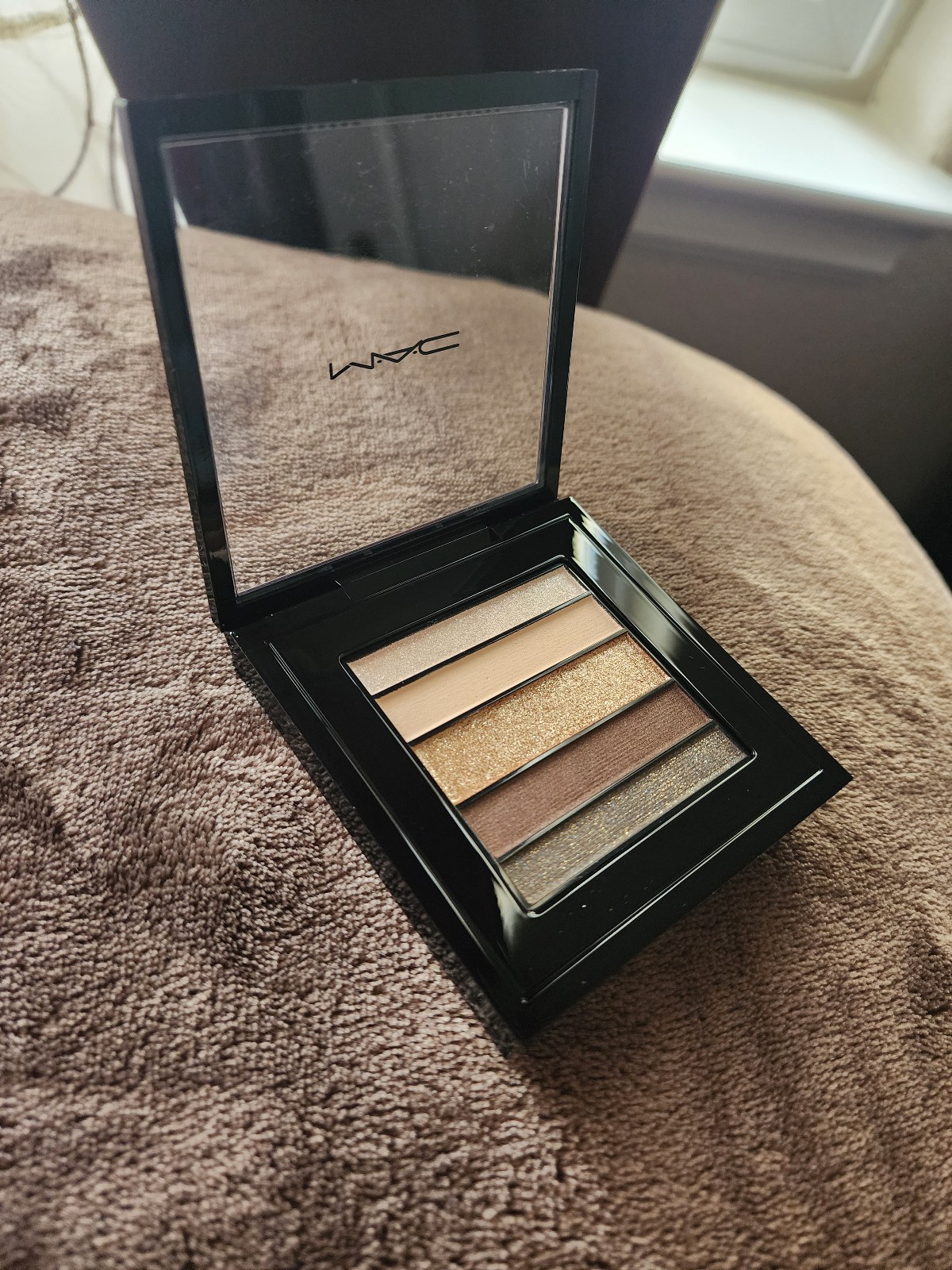 Brand New Mac Cosmetics Copperluxe Veluxe Pearlfusion Shadow