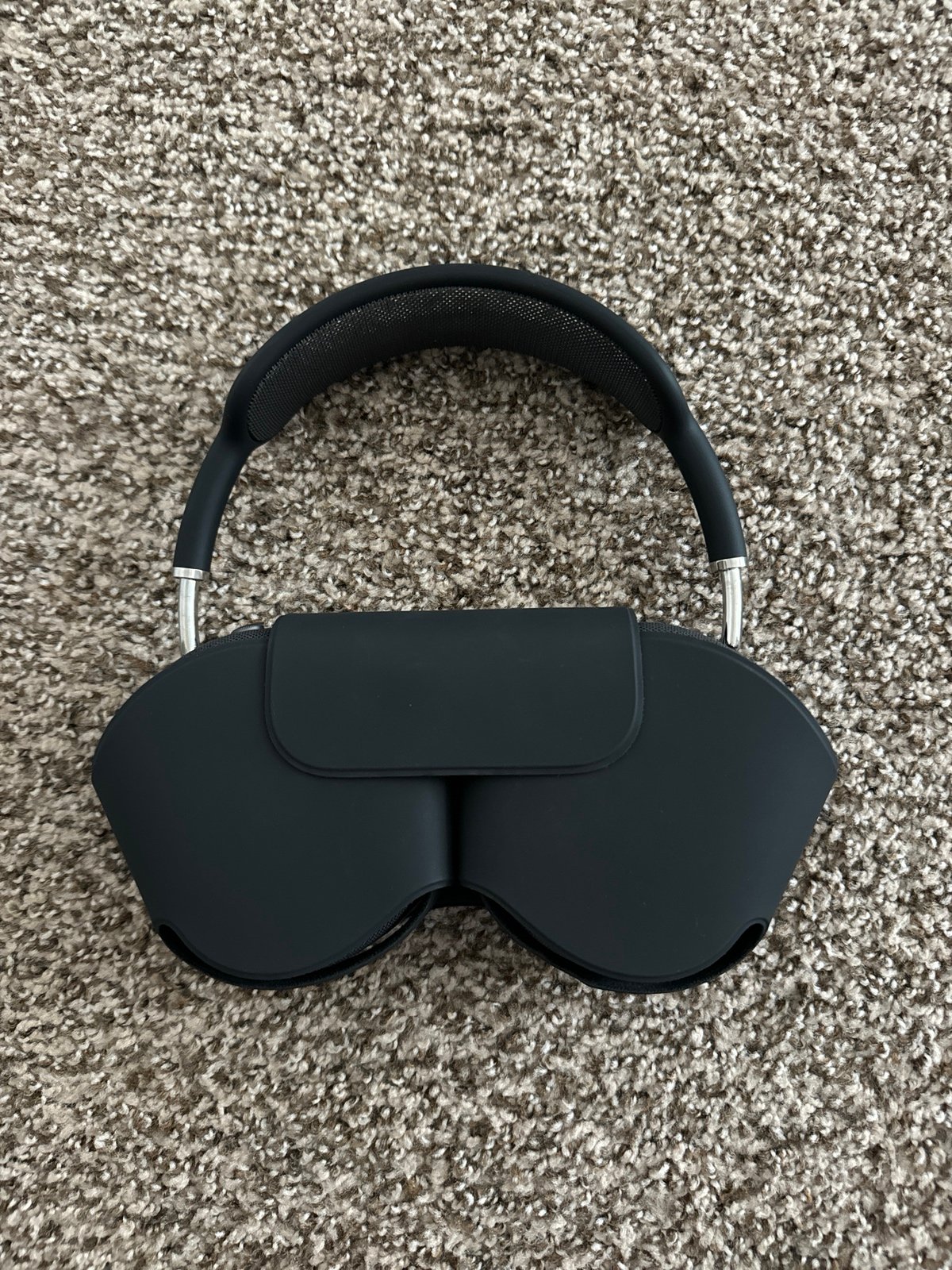 Apple AirPods Max with Smart Case in Space Gray