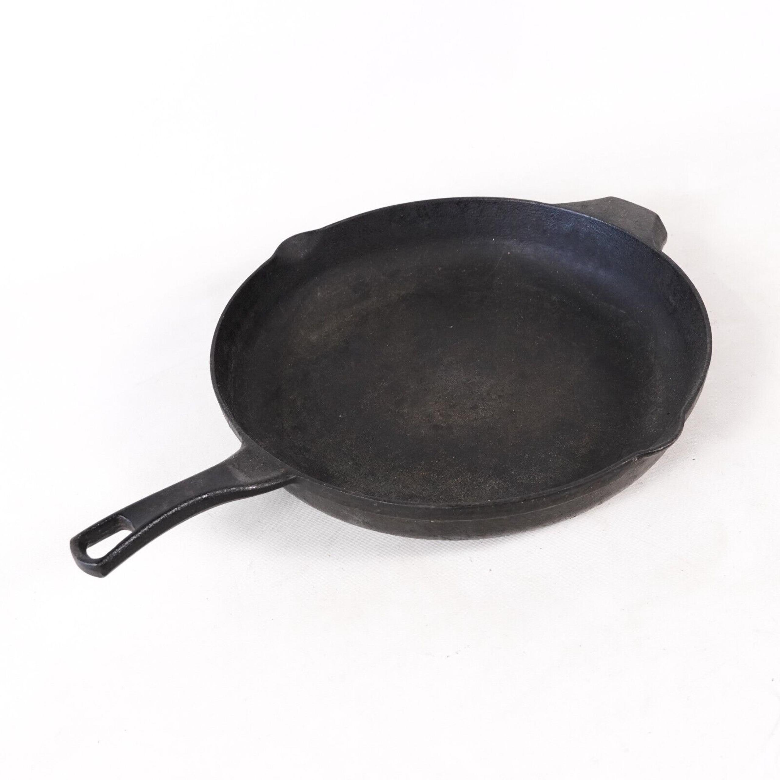 Cast by Calphalon 12" Cast Iron Skillet Griddle Frying Fry Pan Double Pour Spout