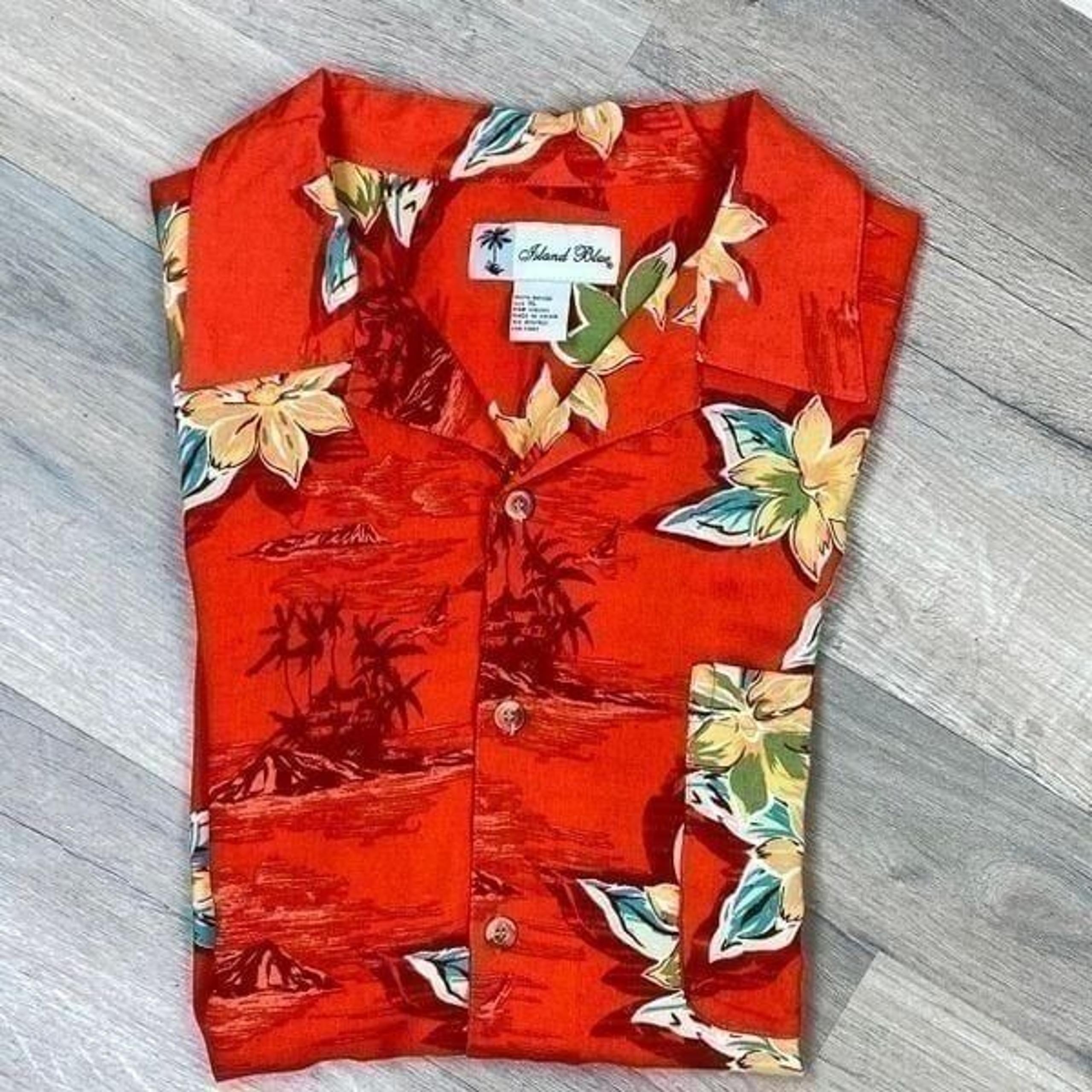 Island Blue Hawaiian Floral Camp Shirt XL Red Button Front Short Sleeve Rayon