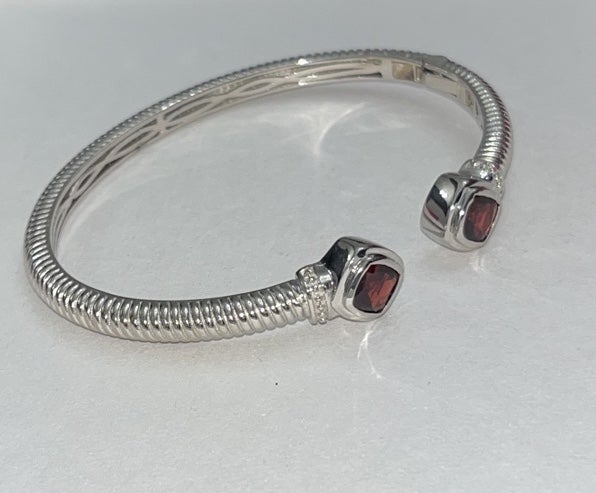 MOZAMBIQUE GARNET CABLE ROPE BRACELET