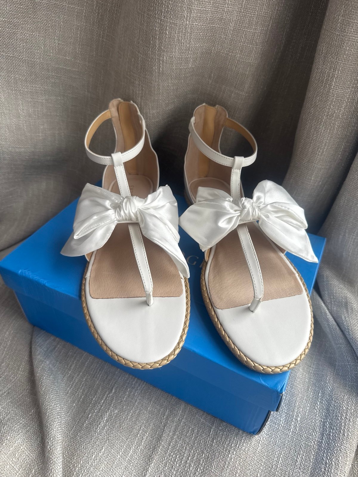 JACK ROGERS HEIDI LEATHER BOW T-STRAP SANDALS Size 11 Retails for 138