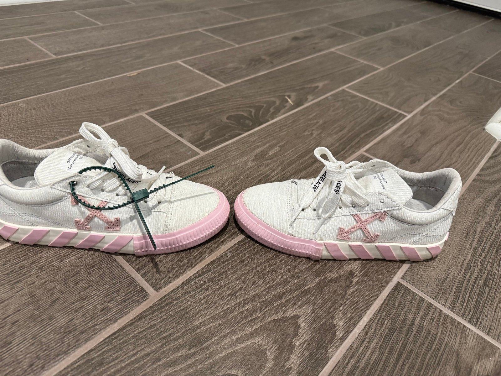 Off-White Sneakers