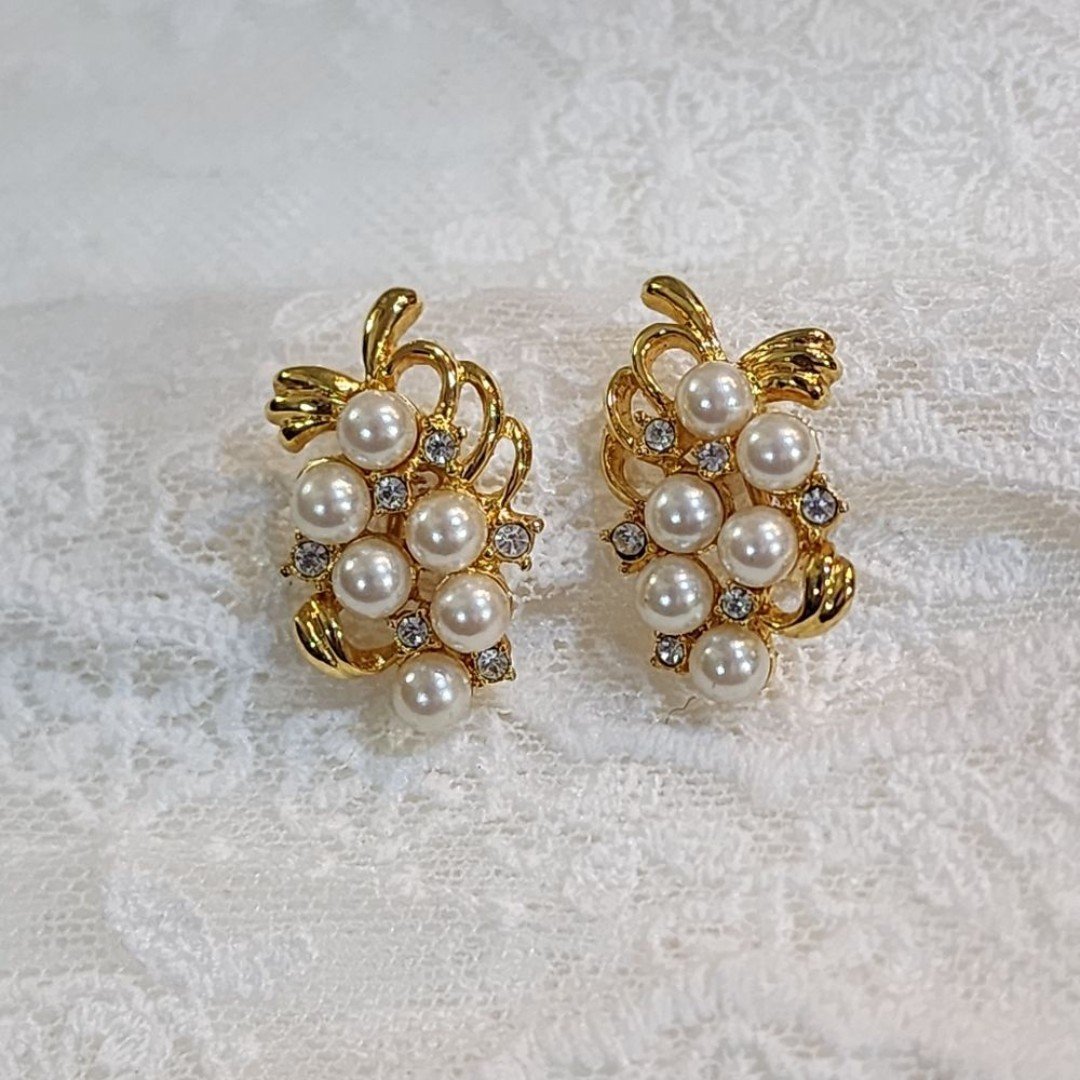 Vintage Gold Toned Faux Pearl Cluster Clip-on Statement Earrings