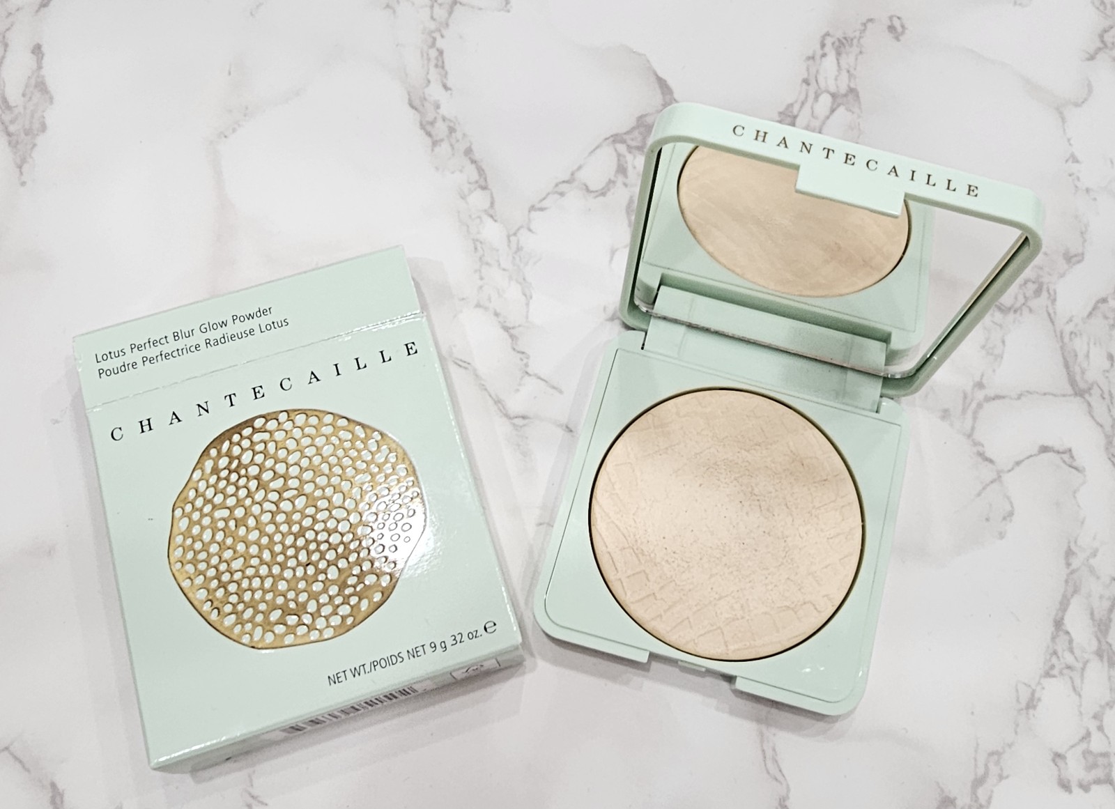 Chantecaille Lotus Perfect Blur Glow Powder