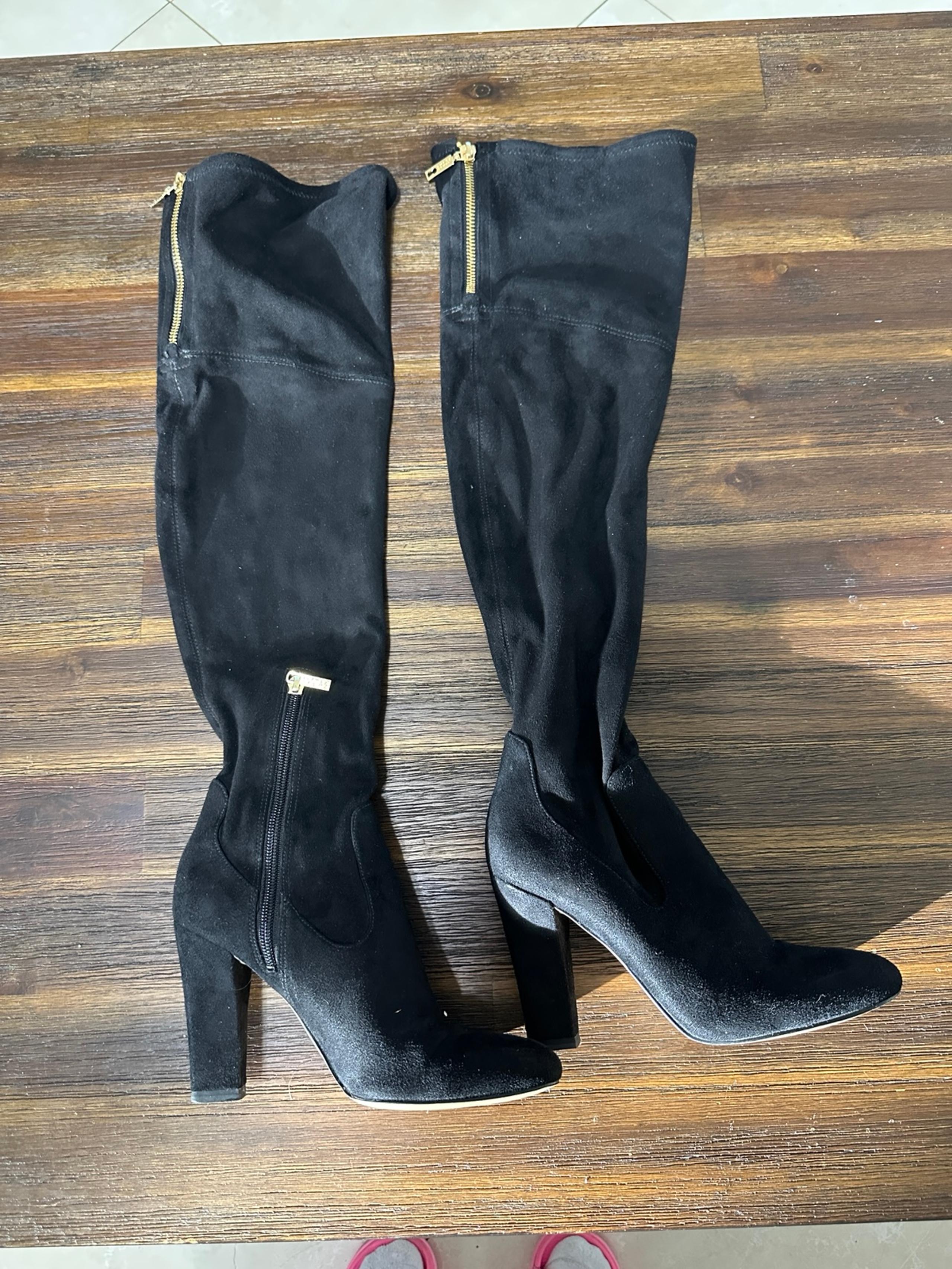 IVANKA TRUMP BLACK FAUX SUEDE STRETCH KNEE HIGH HEELED BOOTS GOLD BACK ZIP  Sz 6