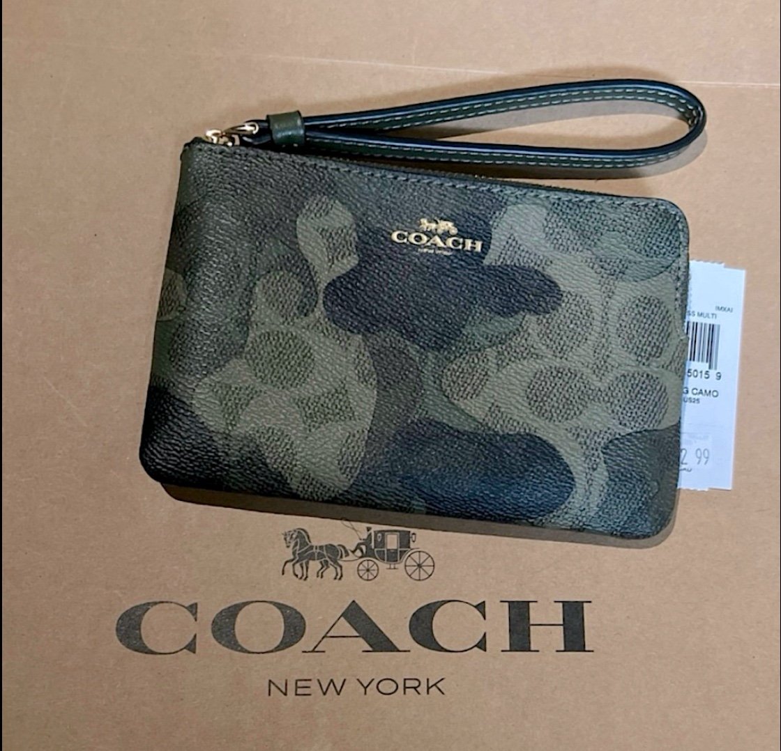 NWT COACH Corner Zip Wristlet in Signature Camo Print CW858