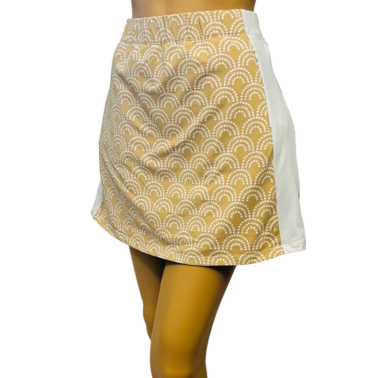 J. McLaughl Activewear Skirt Skort Tan White Polka Dots/Geo Print Zip/Pockets S