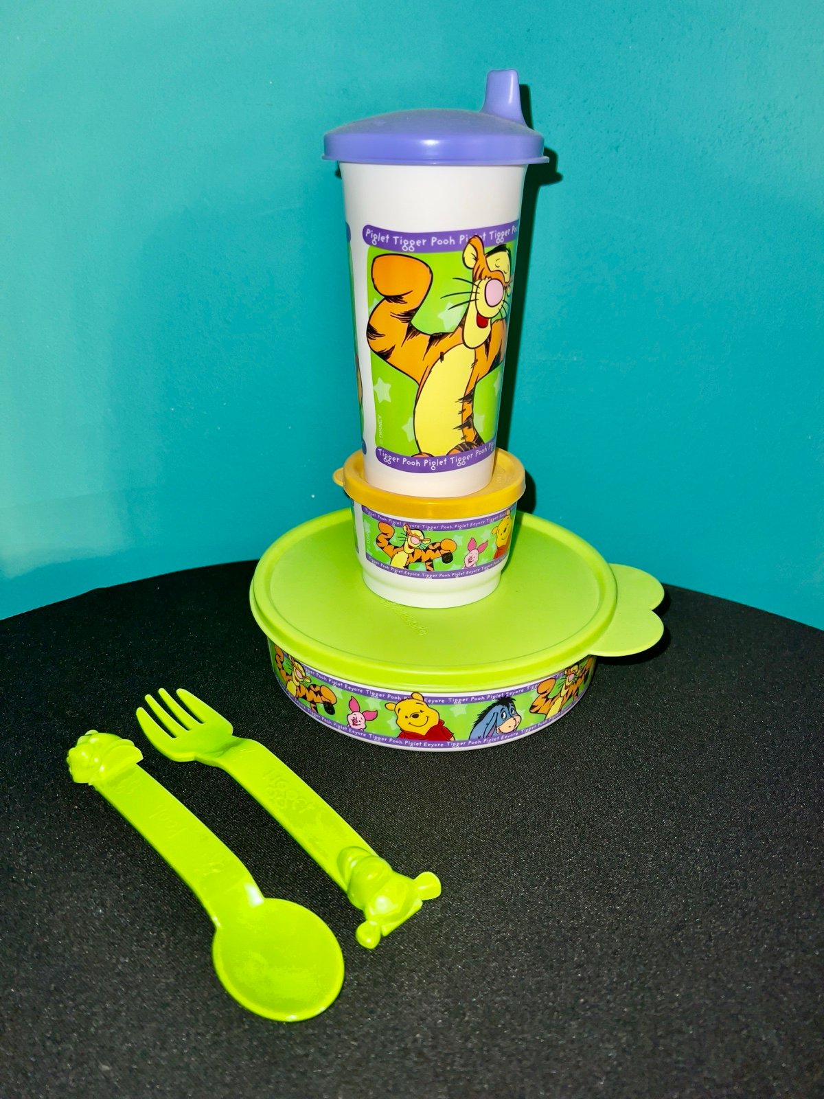 Tupperware Winnie the Pooh set