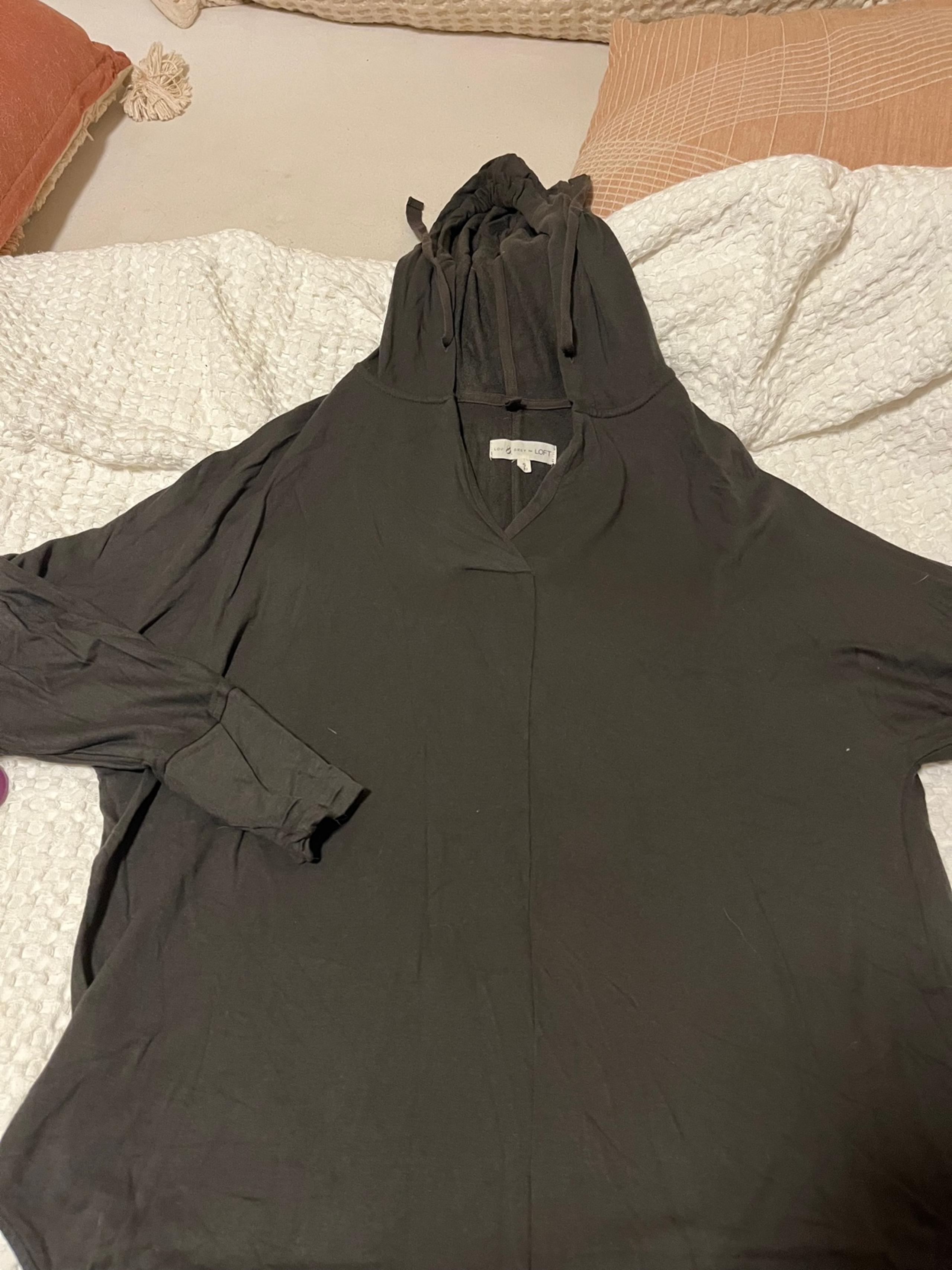 Womens lightweight Lou and grey loft sweatshirt