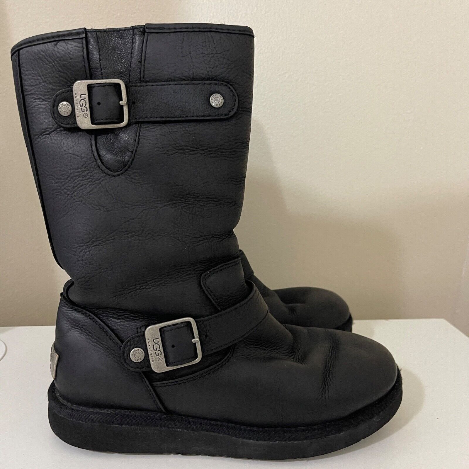 UGG Kensington Boots Size 7 Black Leather Buckle Moto Biker Shearling Pull On