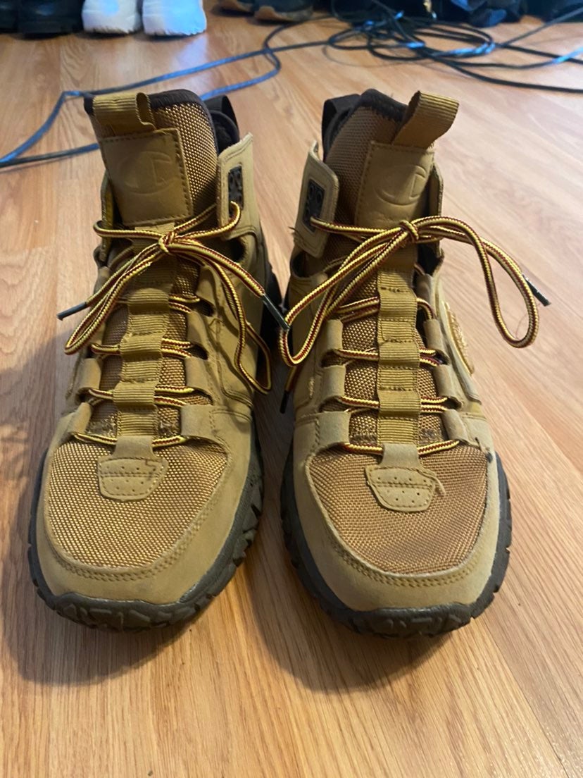 Champion Mens LifeTank Grid Suede Sneaker