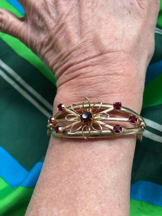 VTG 1950s Red Rhinestone Hinged Bracelet 6.25 Inches