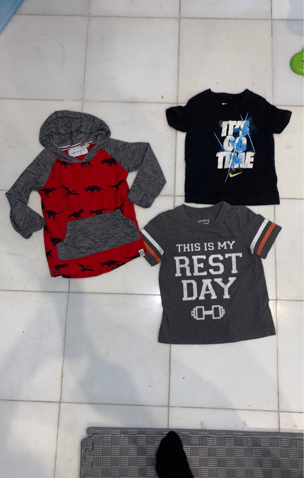 Retl60 Sz 3T/4T Nike bundle
