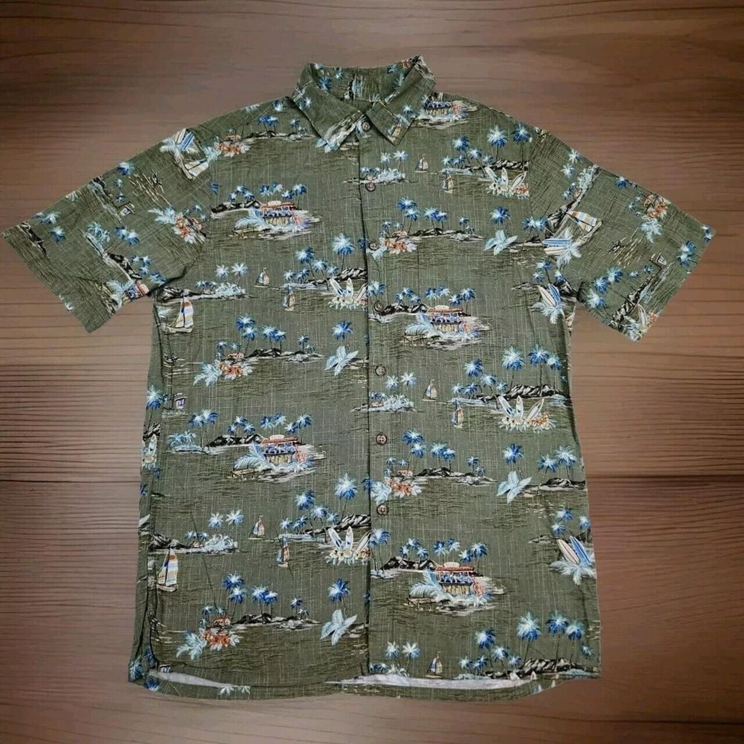 Batik Bay Aloha Hawaiian Shirt Adult Medium Green Palm Trees Floral Tiki Boats