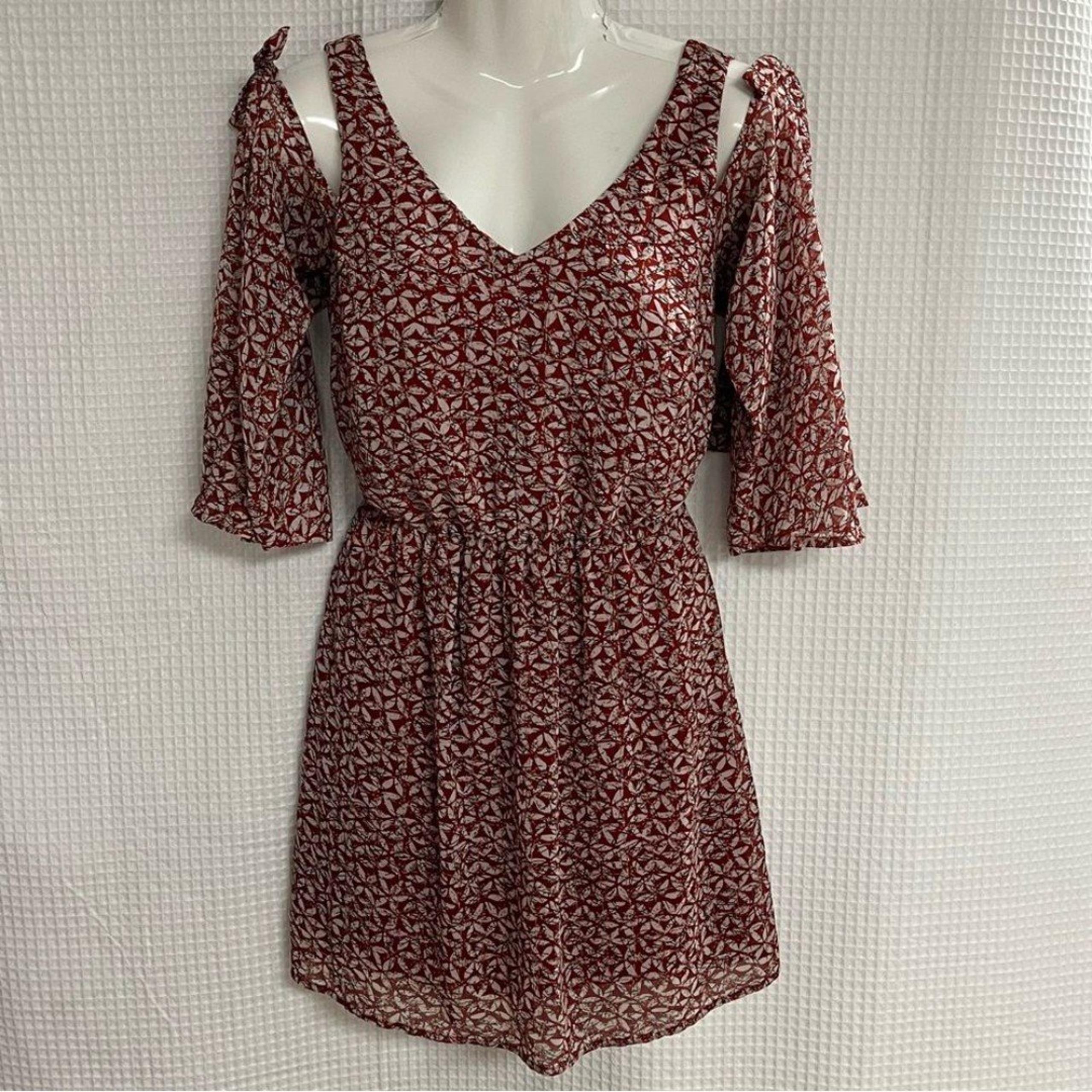 Heart soul, ladies cold shoulder fit-n-flare knee length dress size XS