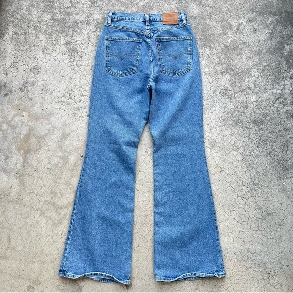 Levi’s 70s High Flare Jeans High Rise size 28 like new Big E casual