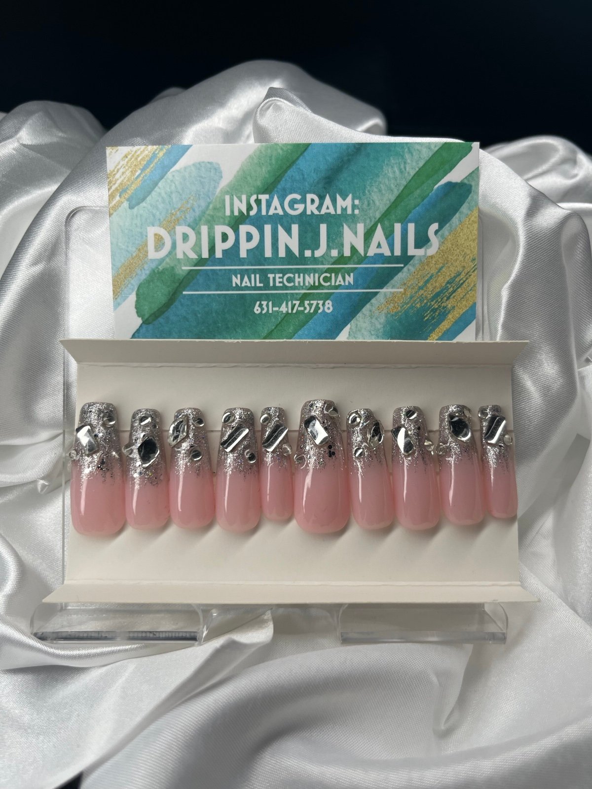 HANDMADE PRESS ON NAILS
