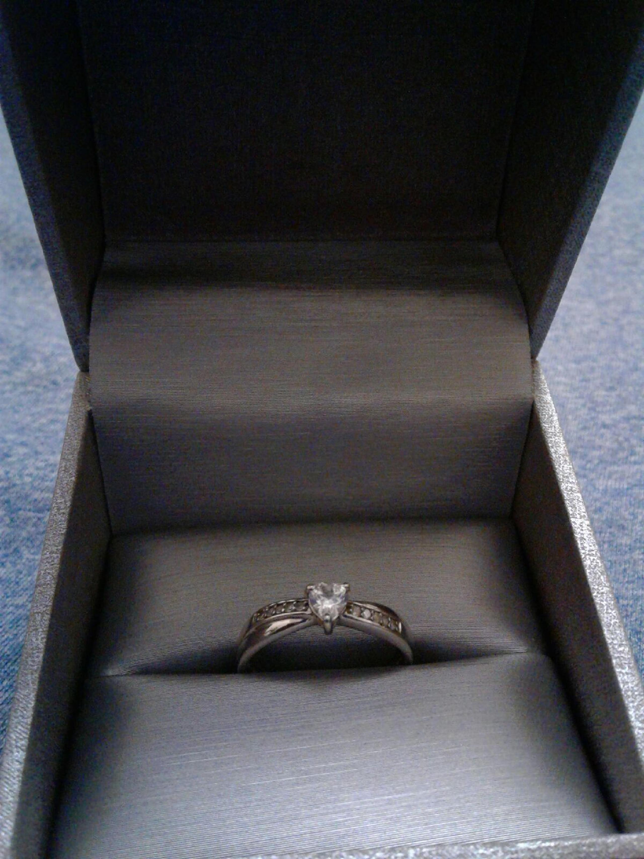 925. .25 Ct Zales Diamond Infinity RING.