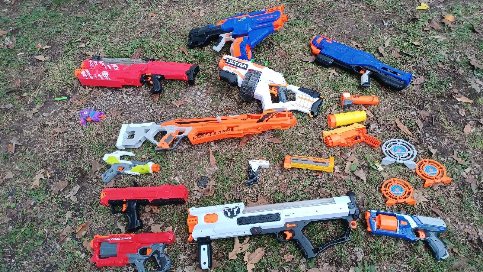 Nerf gun and accessories bundle