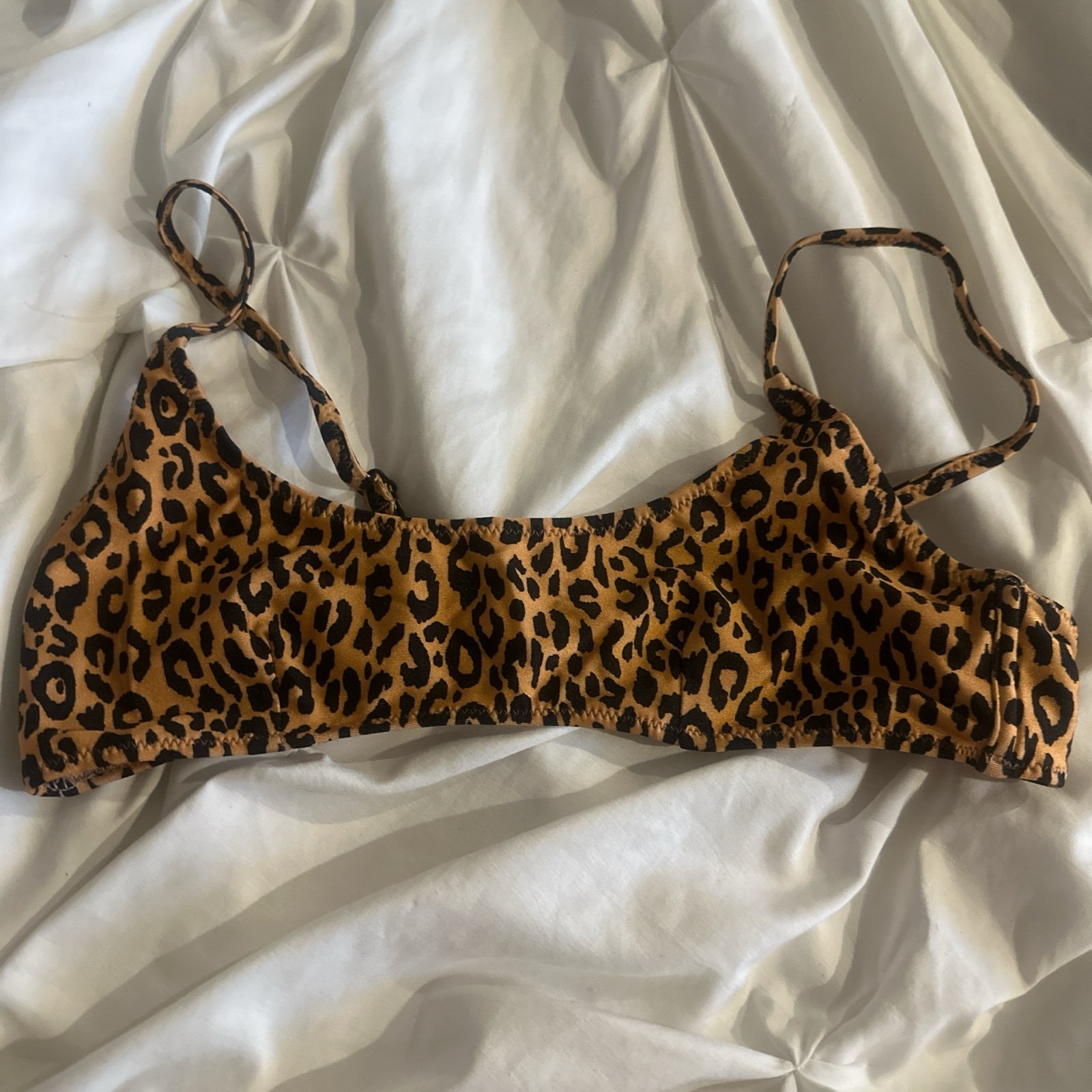 Cheetah/ leopard triangl bikini top like new no flaws or signs of wear size m