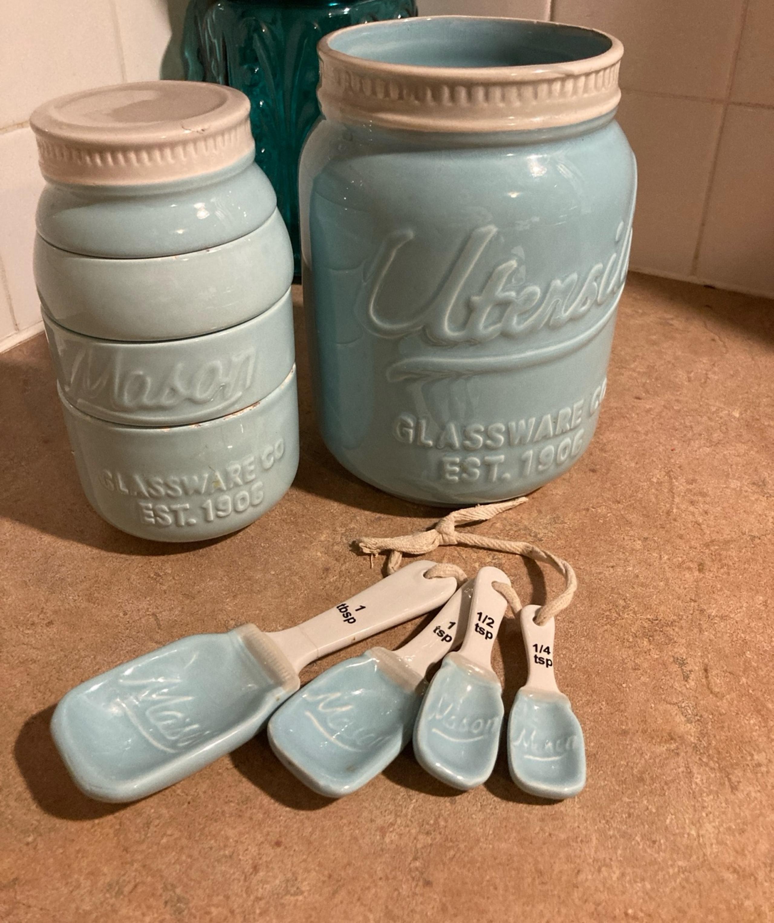 Mason stackable meas. cups, utensil holder, 1 tbsp, 1 tsp, 1/2 tsp and 1/4 tsp.