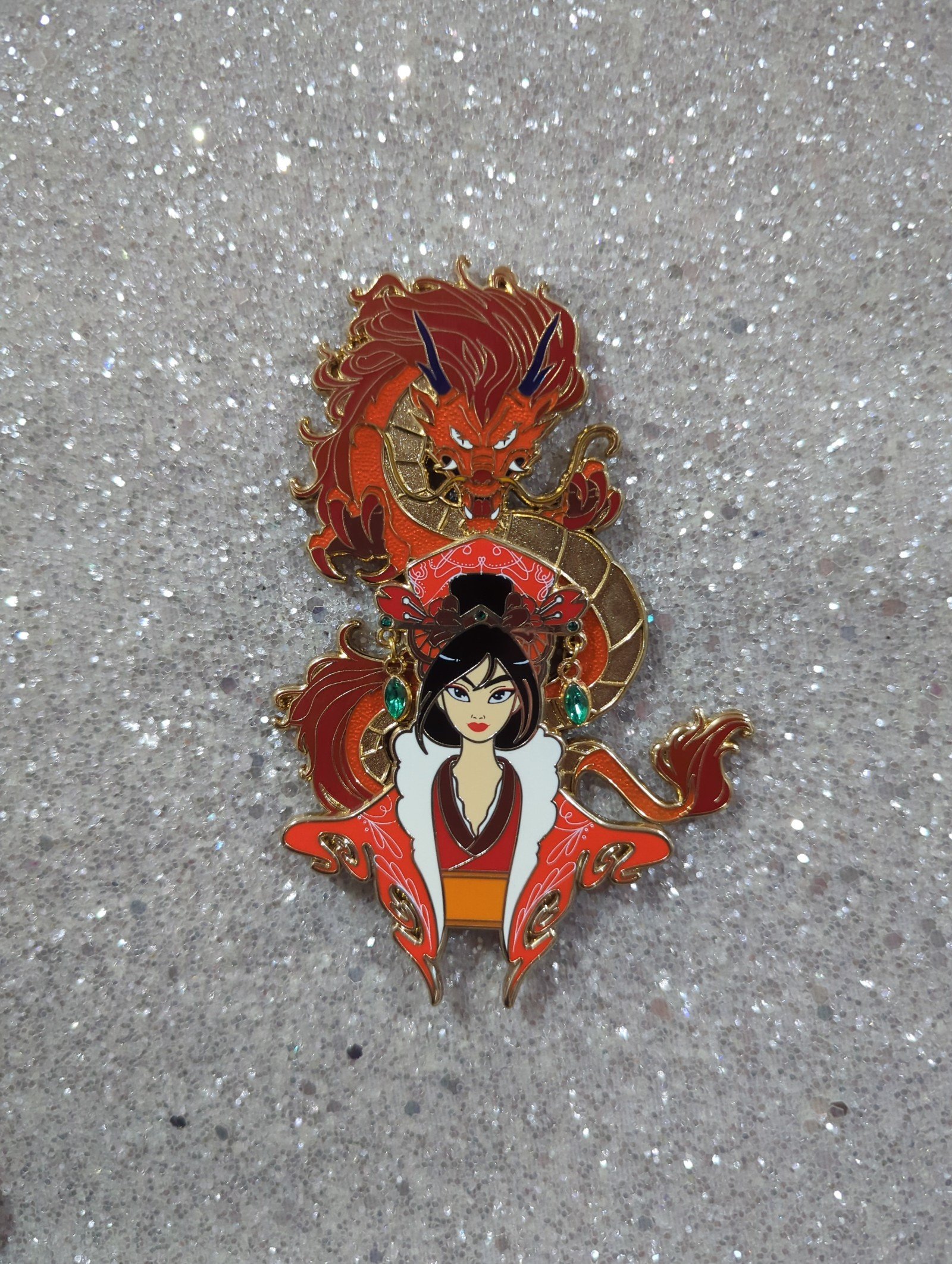 Disney mulan enamel pin