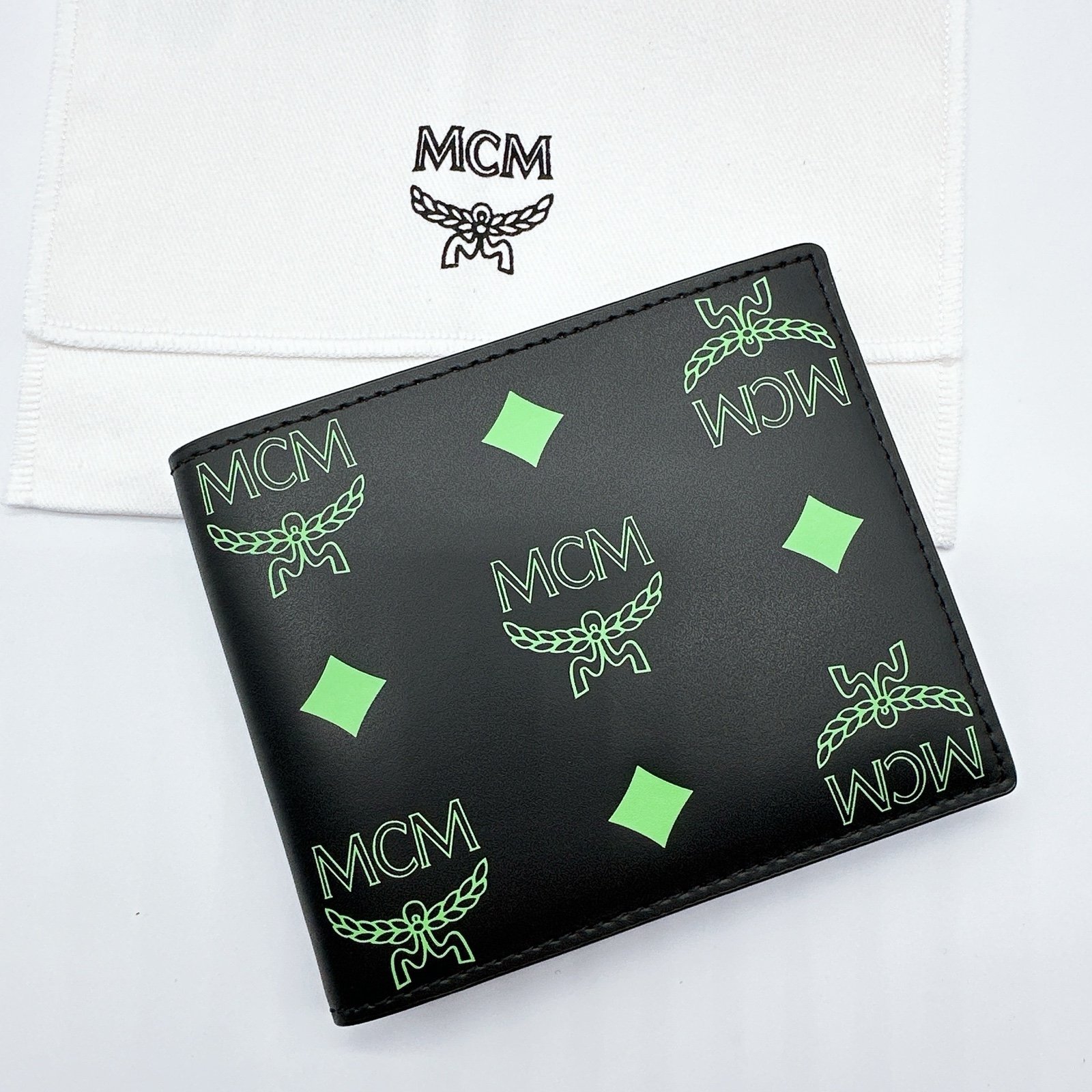 MCM Men's Black and Green smooth Leather Bifold Wallet NWT