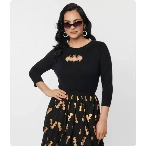 Unique Vintage x Batgirl Cutout Top Size M/L