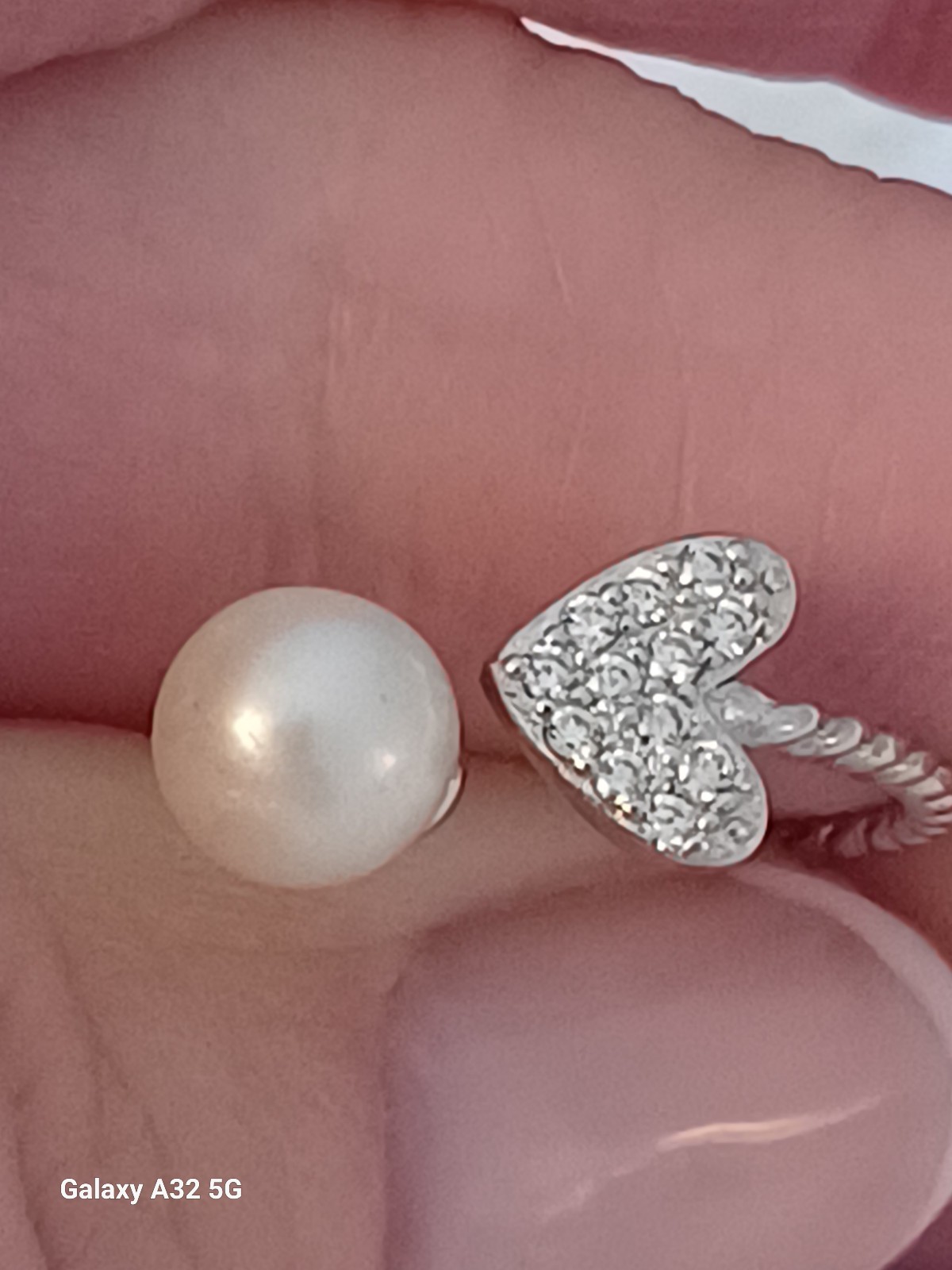 Vtg.Sterling Silver genuine pearls & diamonds heart ring- sz3-5