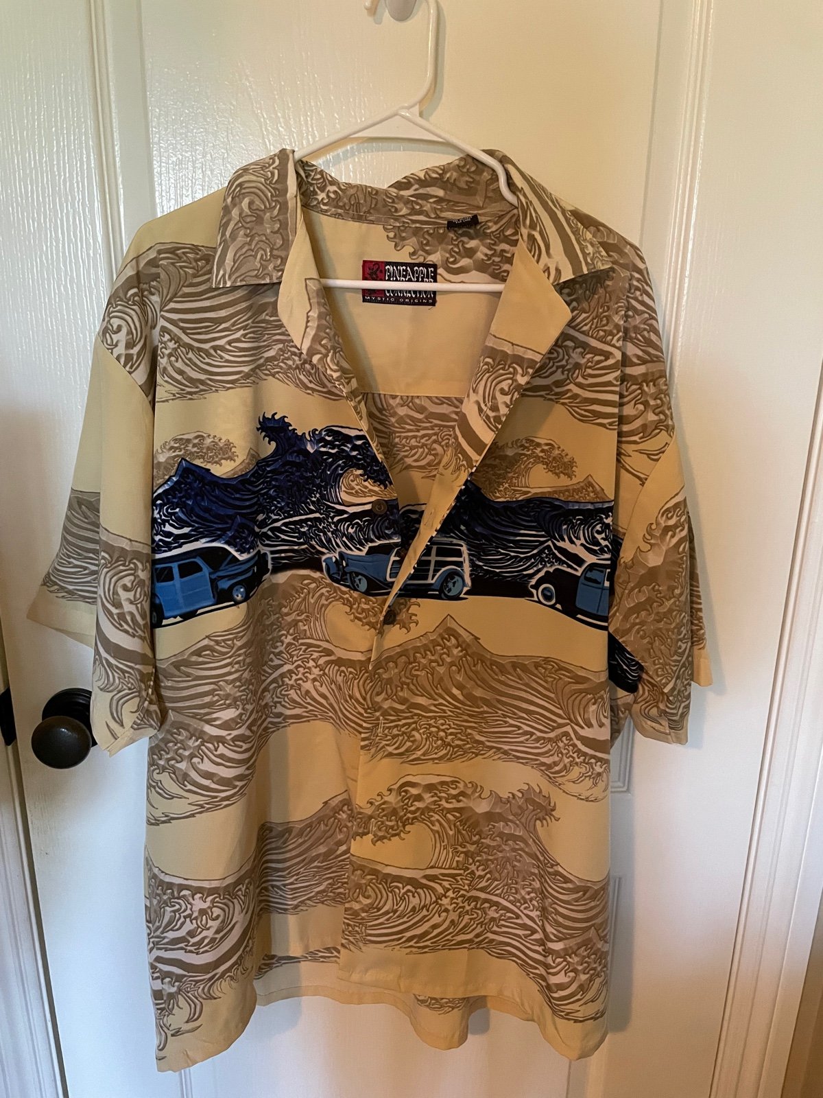 Vintage mens hawaiian shirt