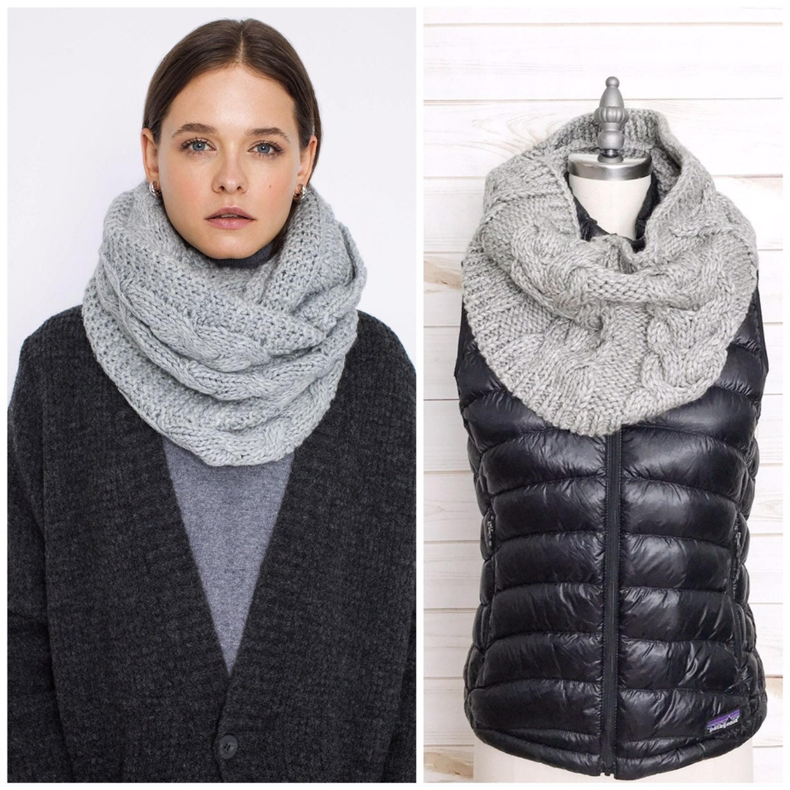 GAP Wool Blend Chunky Knit Cowl Scarf