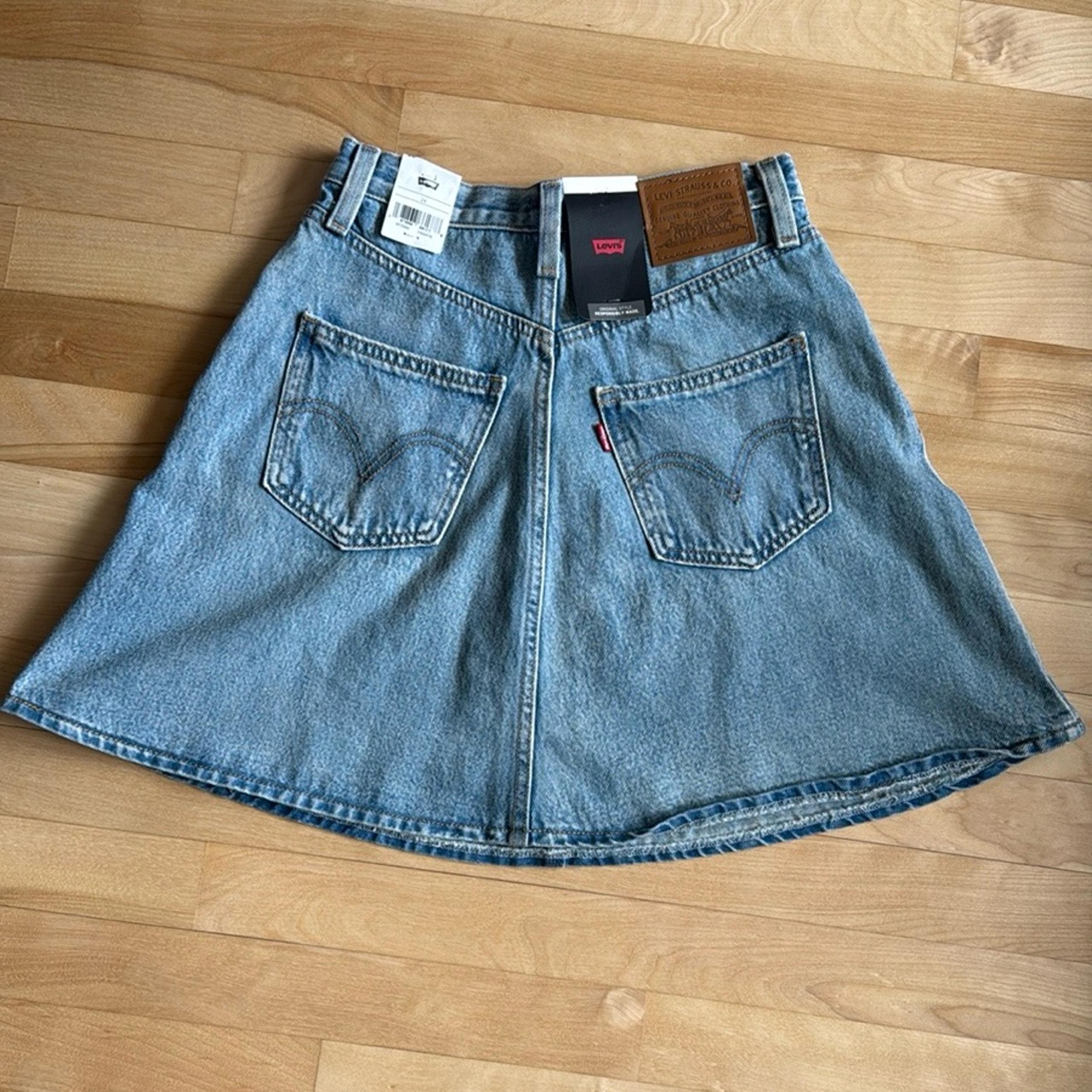 Levi's Blue Denim Skirt NWT 90s flare