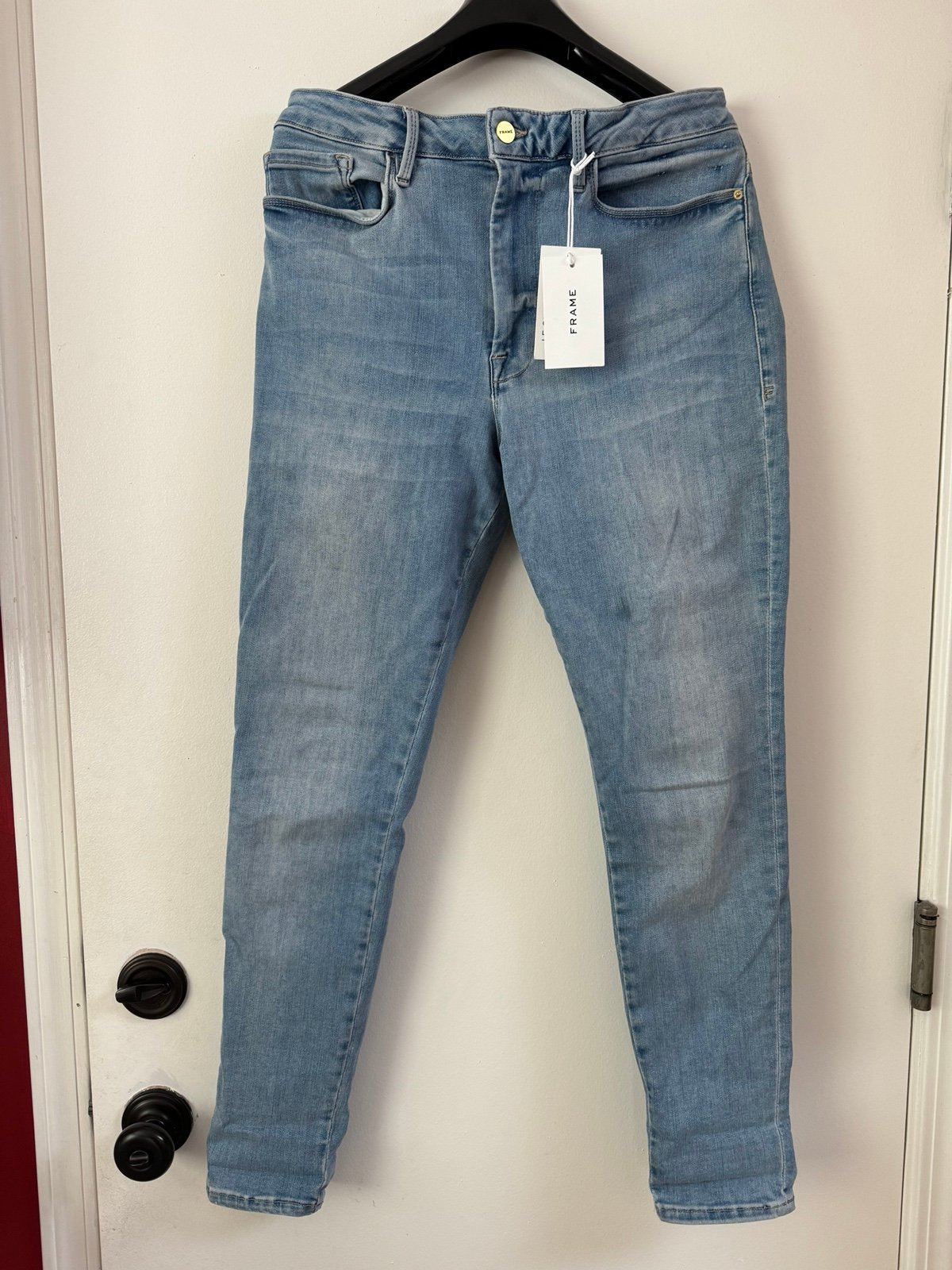 NWT! Frame Le One Skinny jeans. Size: 2