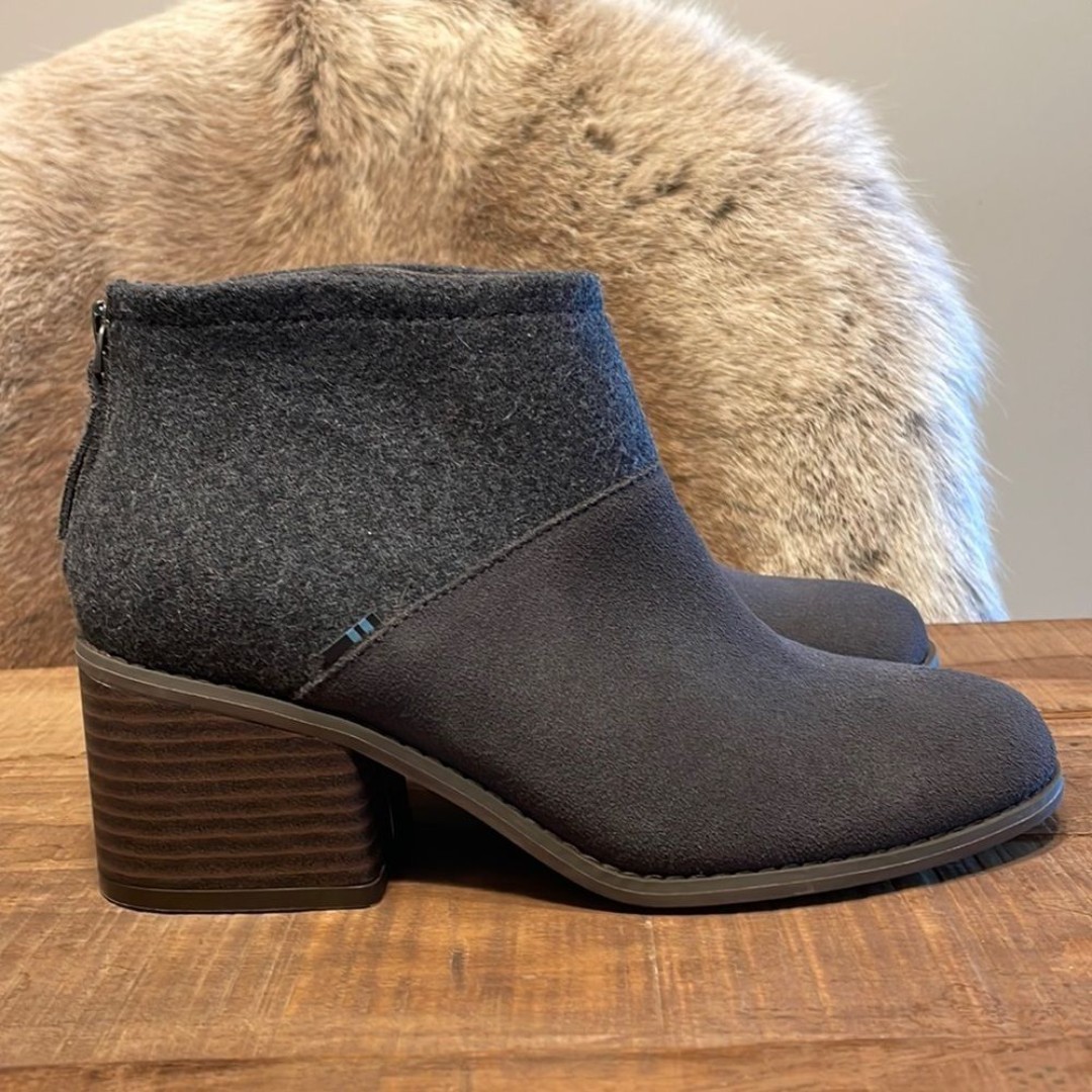 Toms Womens Lacy Bootie Size 7