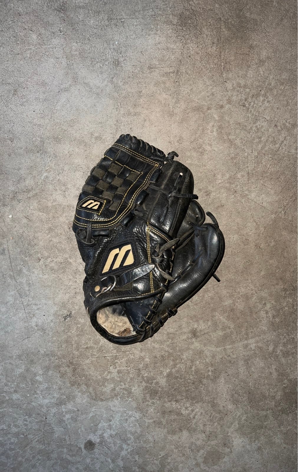 Mizuno baseball glove