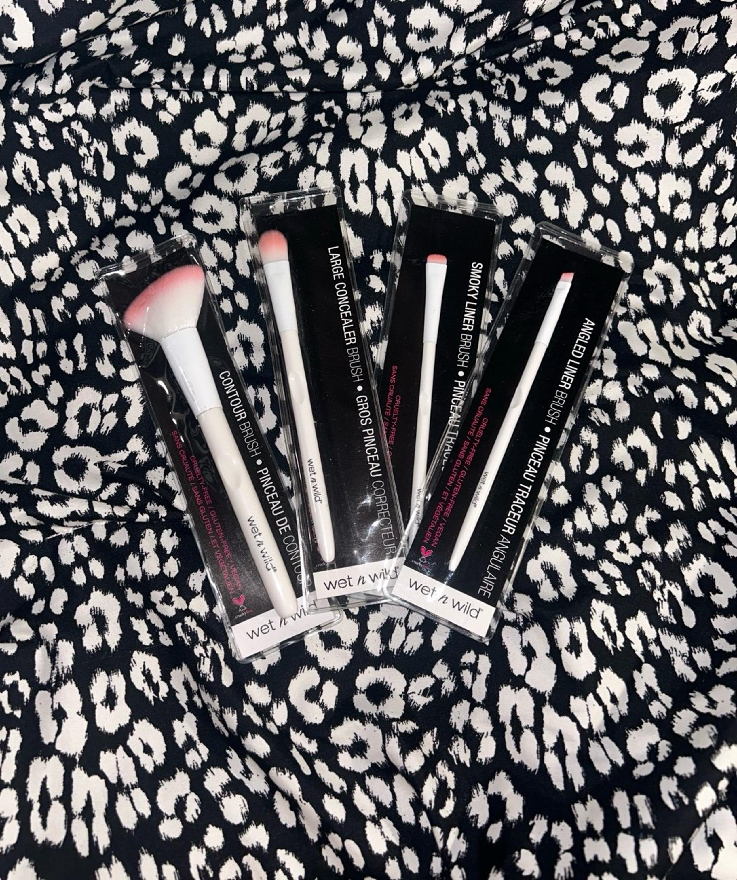 Wet n Wild makeup brushes