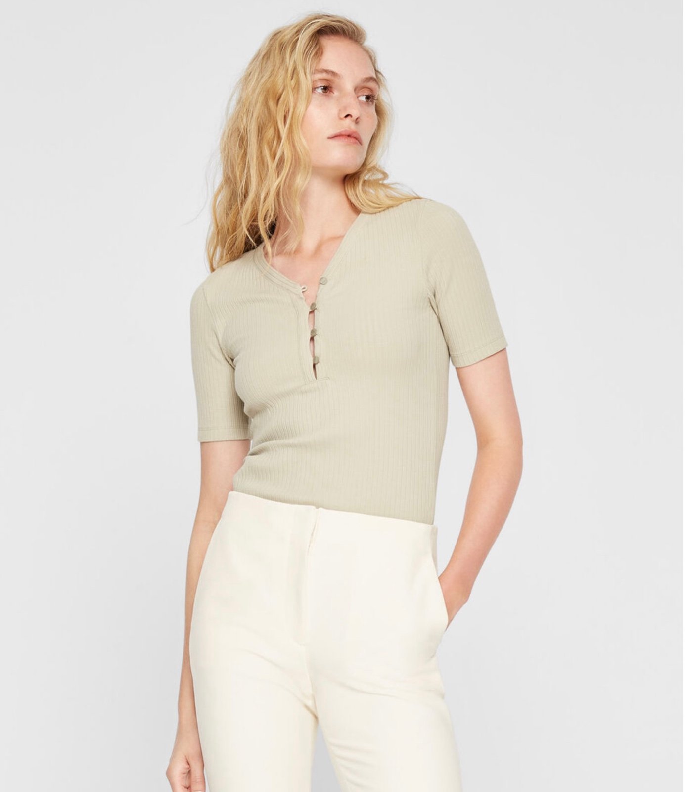 Club Monaco Ribbed Short Sleeve Button Detail Tee/ Top L
