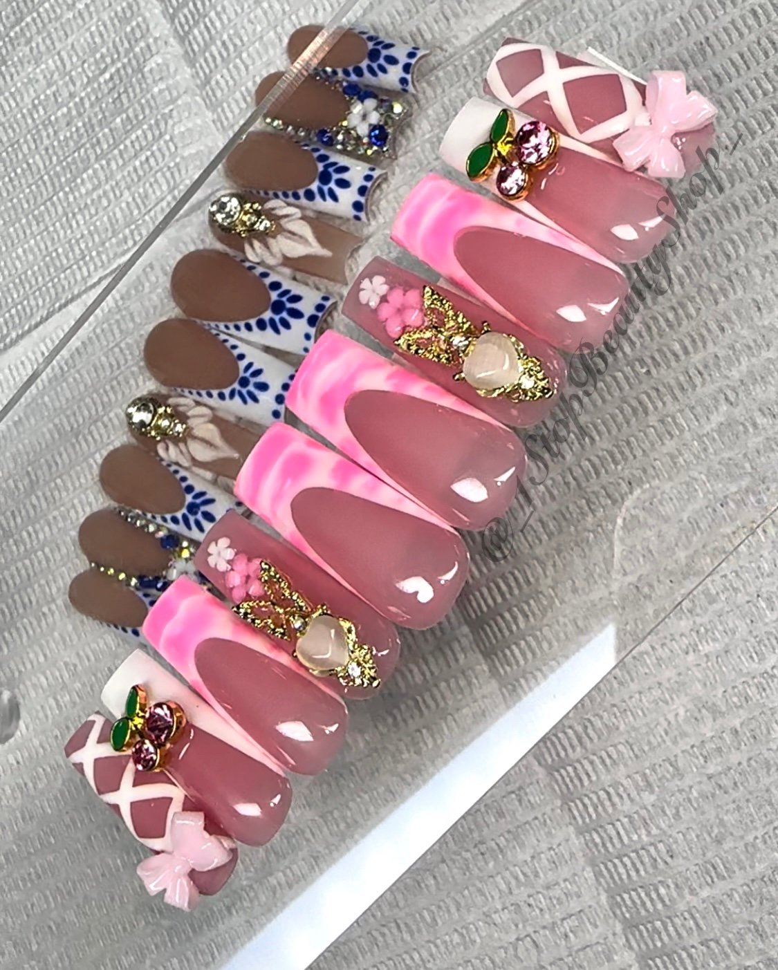 Gel press on nails// Pretty Girl