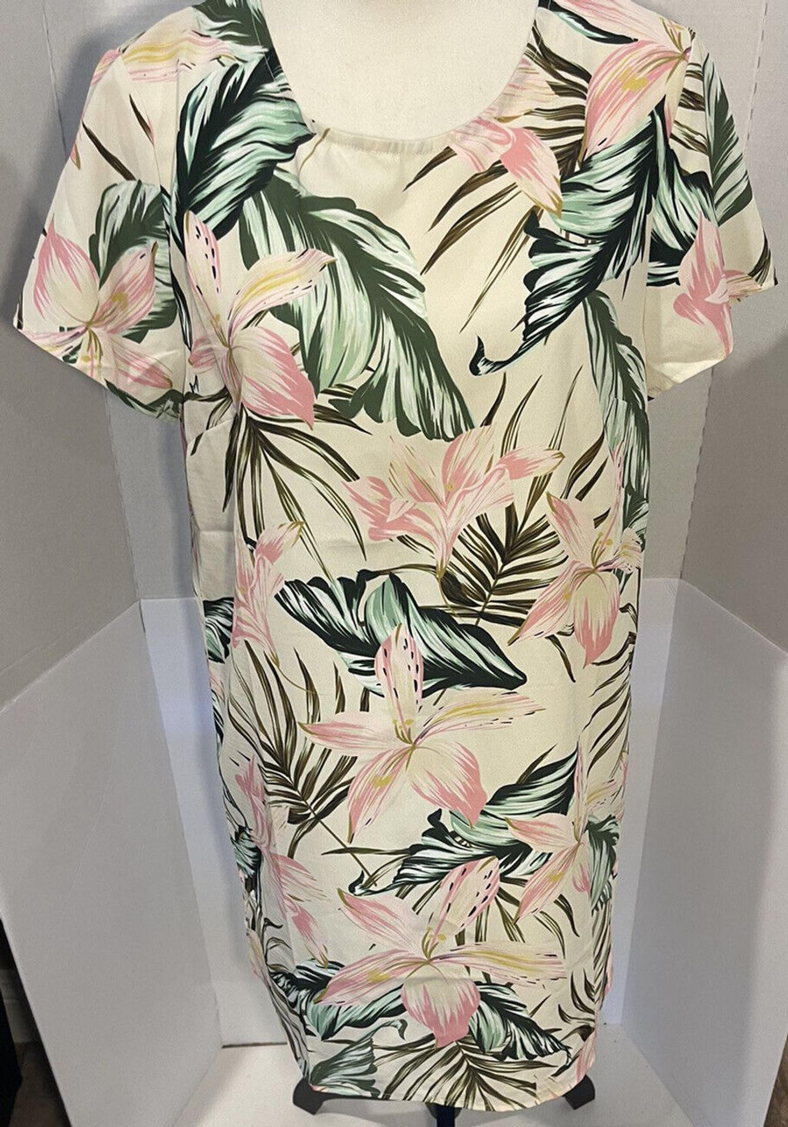 Women’s Mink Pink Short Sleeve Dress - Tropical - Size M
