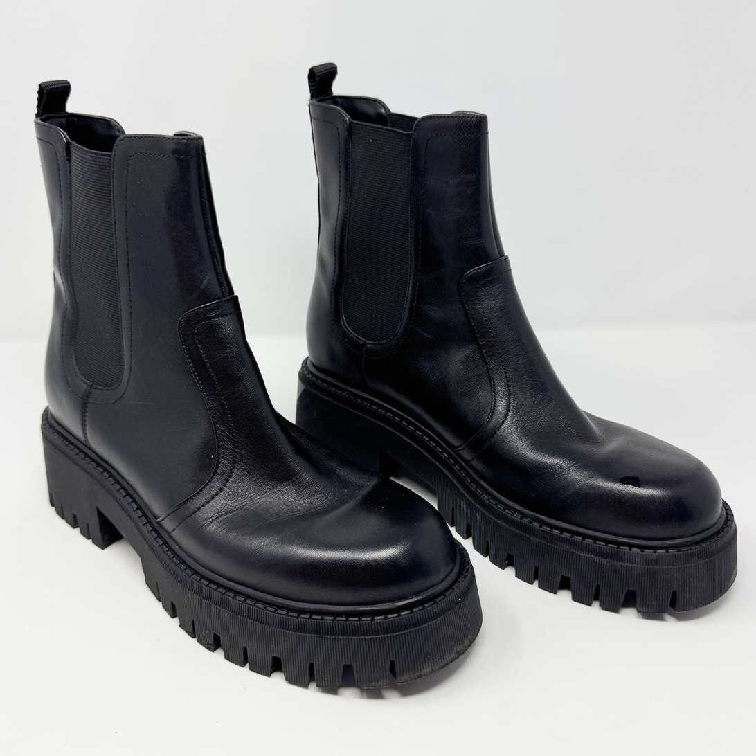 Calvin Klein Women's Jayden Lug Sole Platform Black Ankle Boot US 9