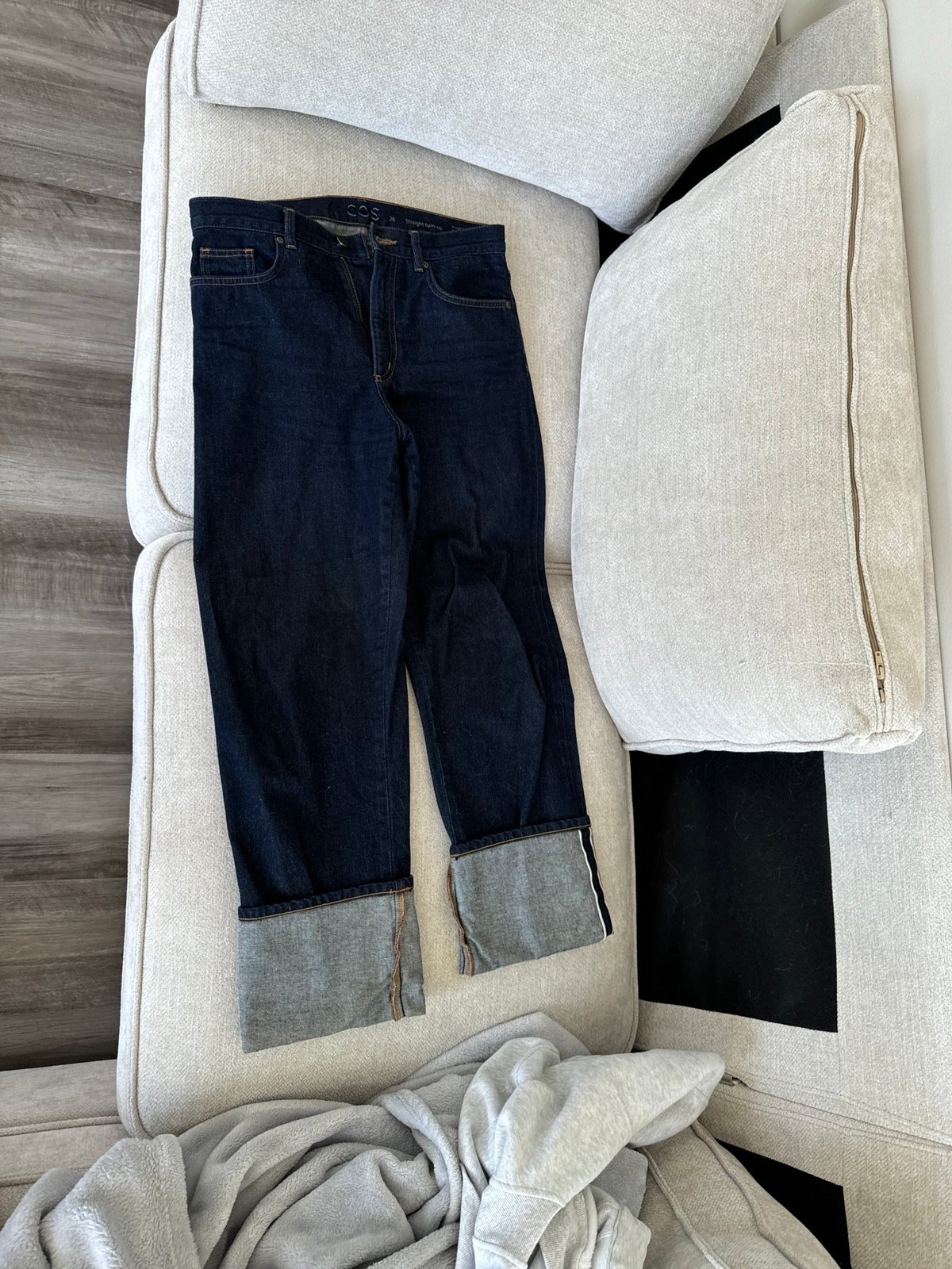 COS jeans
