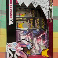 Pokémon TCG: Celebrations Collection (Dark Sylveon V)