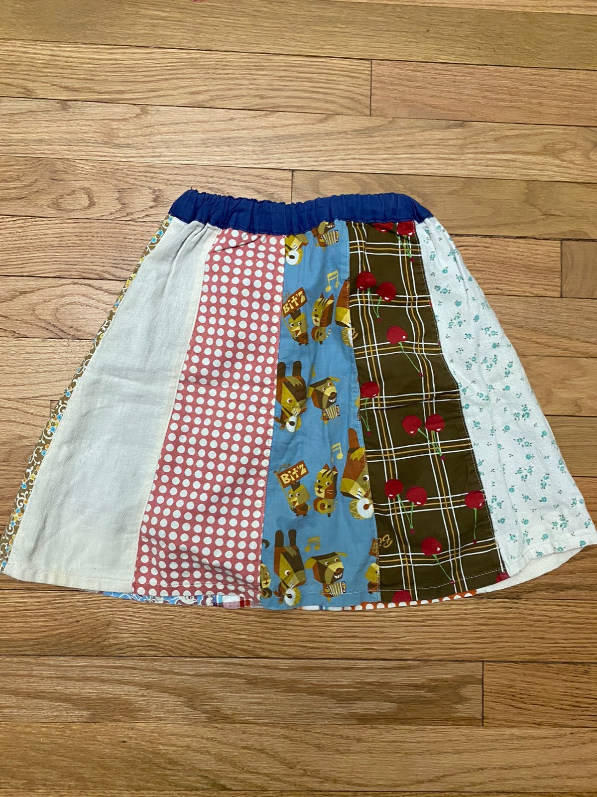 Bit'z skirt size 4-5T