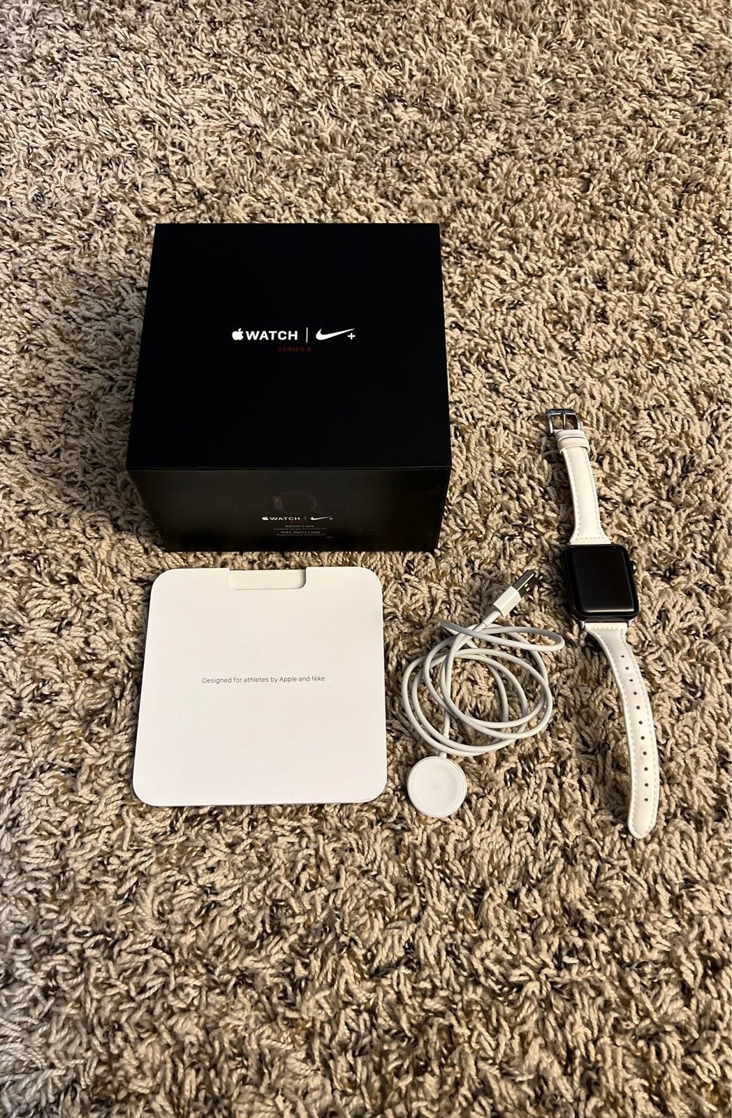 Apple Watch+Nike Series 3 42mm Smart Watch Space Gray GPS+Cellular 殿堂 AppleWatch (Cellular)42mm series3 Nike+ その他