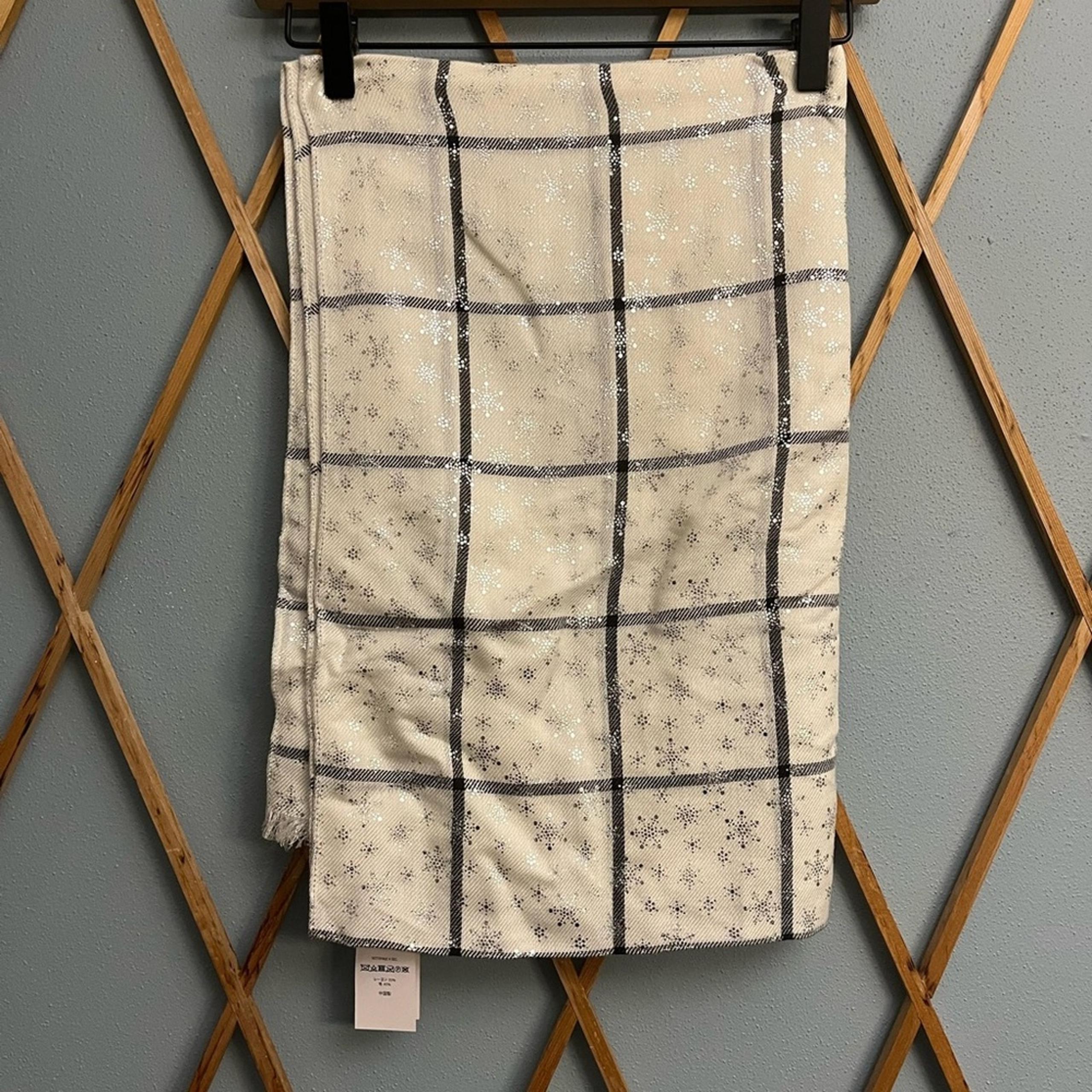 NWT Lands’ End Wool Blend Scarf