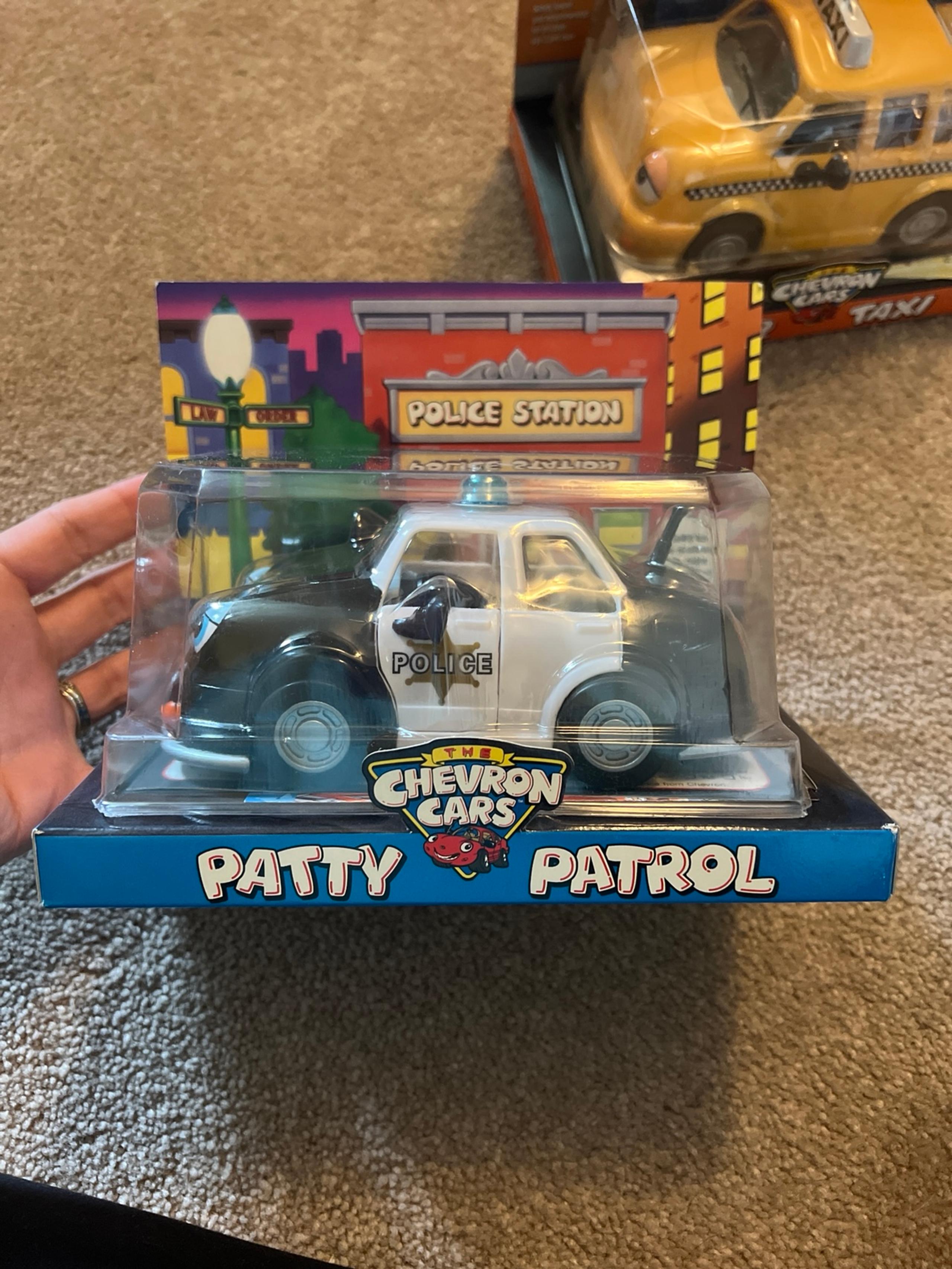 Chevron cars-NIB