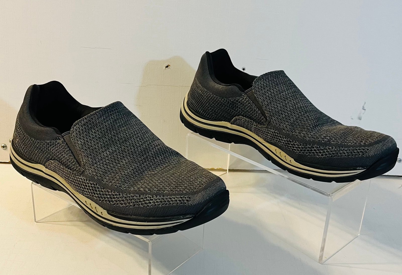 Skechers Avillo Loafers Mens 13 Gray Relaxed Fit Memory Foam Shoes Slip On.